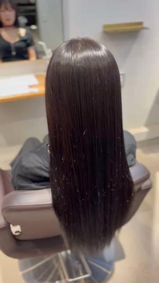 \髪、変わります。手触り、輝き、理想のあなたへ/
繰り返すダメージ、広がり、パサつき…諦めないで!
話題の《髪質改善トリートメント》で、うるツヤ美髪に
︎ 一人ひとりの髪に合わせたオーダーメイド施術
︎ 効果が長持ち&回数を重ねるほど美しく
︎ 自然なまとまりと指通り
本気で髪を変えたい方、お待ちしております
