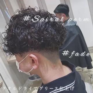ショート パーマ メンズ 似合う髪型見つけます AYAKAのヘアスタイル