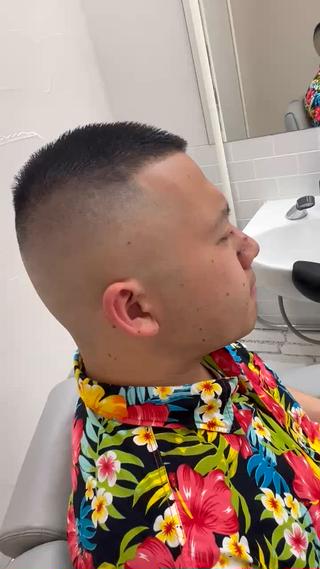 ショート メンズ 杉山 友哉のヘアスタイル