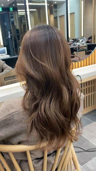 セミロング カラー ♡レイヤーカット れお♡のヘアスタイル