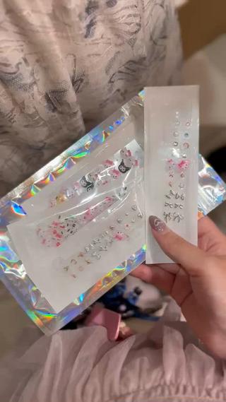 耳つぼかわいいパーツ揃えております!
プラス100円でキャラクターなどの大きなパーツをつけることも可能です♡