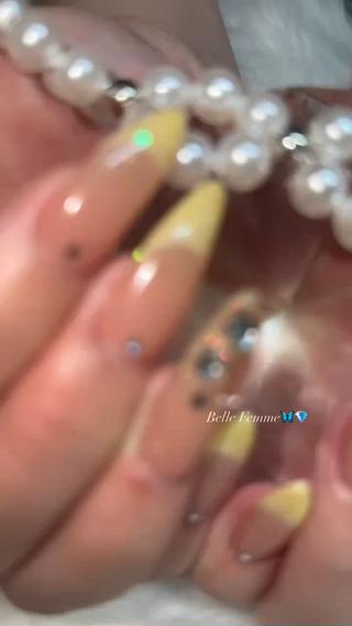 yellow french⋆✦ 