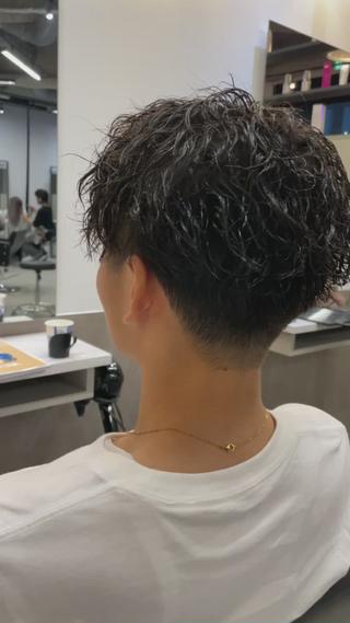 人気爆発中のツイストパーマ
雰囲気変えたい方、セットが苦手な方、、、
是非一度お試し下さい