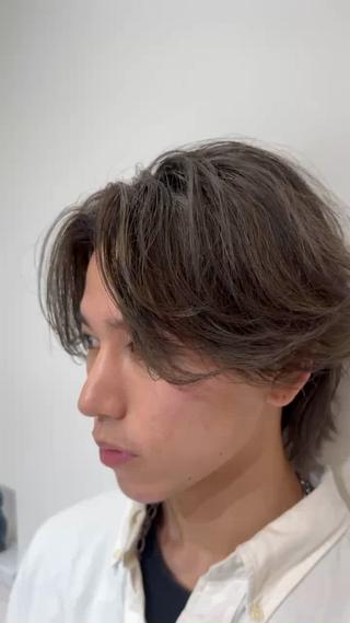 センターパート×ニュアンスパーマ!!
王道で大人気のスタイルです!