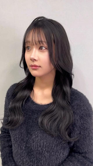 dark gray ⋆˙⟡
┈┈┈┈┈┈┈┈┈┈┈┈┈┈┈┈┈┈
赤みを抑えた透明感カラーデス!!
天使の艶カラーは
今までのカラー剤による残留除去
カラーの色持ちの持続を高める
カラー後の嫌な匂いが無い
カラー剤に直接美容液を入れるためカラーする前より
したあとの方が艶がでる
などの効果がございます⋆。˚✩
すればするほど髪の毛が綺麗になっていくので、パサつきやダメージで悩んでる方にすごくオススメです️
Instagram : yori_kokoro