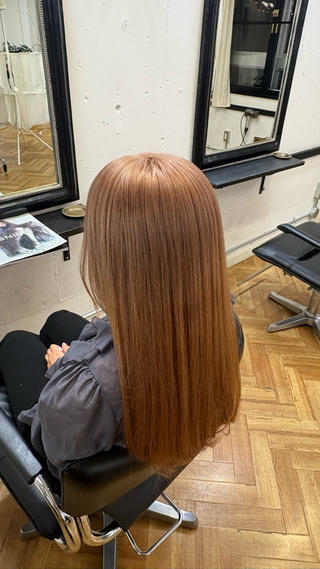 ロング カラー ミヅキ/ ケアストレートのヘアスタイル