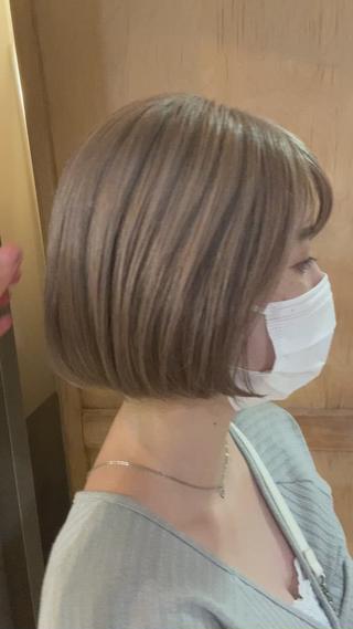 ホワイトグレージュ
ブリーチ回数2回以上のハイトーンカラー︎
+ブリーチは¥7120になります!