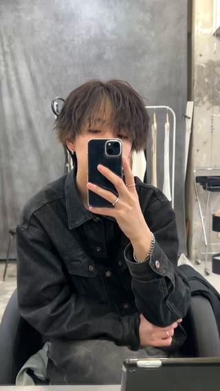 緩めツイストスパイラル
強いパーマが苦手な方、緩めだけど持ちがいいパーマにしたい方オススメ