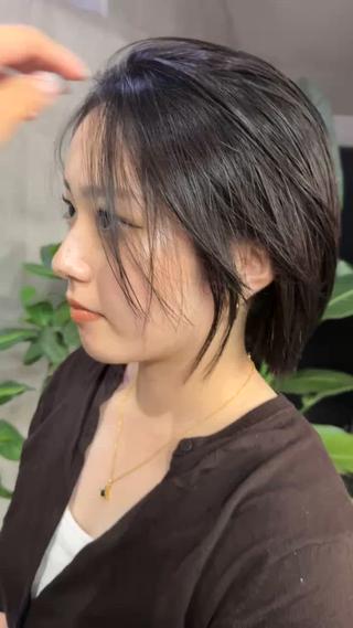 ショート レイヤーカット\ウル フ　chinatsuのヘアスタイル