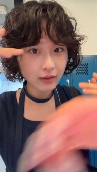 ショート レイヤーカット\ウル フ　chinatsuのヘアスタイル