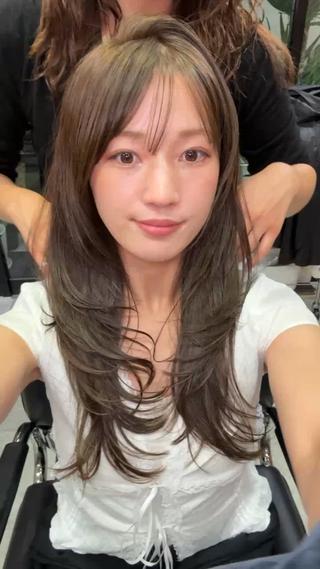 ロング レイヤーカット\ウル フ　chinatsuのヘアスタイル