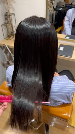 ロング NANAKA𝜗𝜚 〜vince〜のヘアスタイル