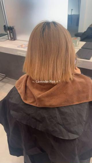 ショート カラー 岡田 詠のヘアスタイル