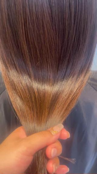 ロング Akala hitomiのヘアスタイル