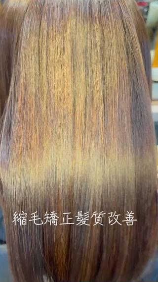セミロング カラー Akala hitomiのヘアスタイル