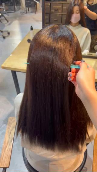 縮毛矯正とカラーも同時施術可能です