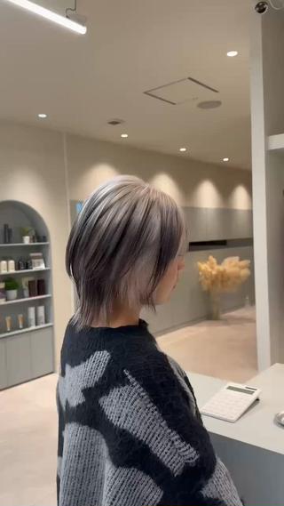 ホワイトにブラックのルーツカラー
夜でも映えるカラー可愛すぎる
