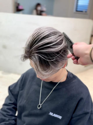 ショート カラー メンズ バレイヤージュ/ シャドウルーツ/安室のヘアスタイル