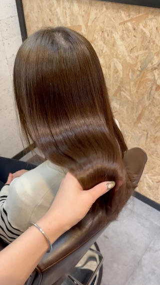 自然なスタイルにツヤ増し増し
#縮毛矯正 