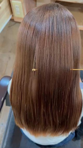 カラーで傷んでしまった髪の毛でもコタプレミークトリートメントを使えばここまでサラサラになります♡