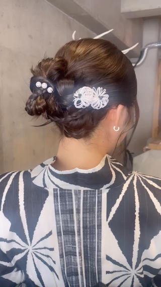 お客様の雰囲気に合わせて
hair set , arrange します
成人式、卒業式ヘアセットもご予約受け付けてます
早朝のお時間の場合は一度ご連絡お願いします