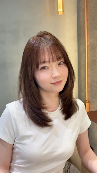 ナチュラルで可愛いhair
layerだからできる特別なくびれ巻き♡
艶感たっぷりのbrown
どこか可愛いhairをお届けします
#レイヤーカット#透明感カラー#顔まわりレイヤー#艶カラー#髪質改善#オリーブベージュ#マロンブラウン#ミディアムレイヤー