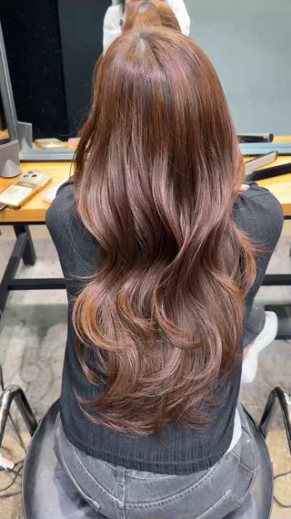 ロング カラー たにぐち はるかのヘアスタイル