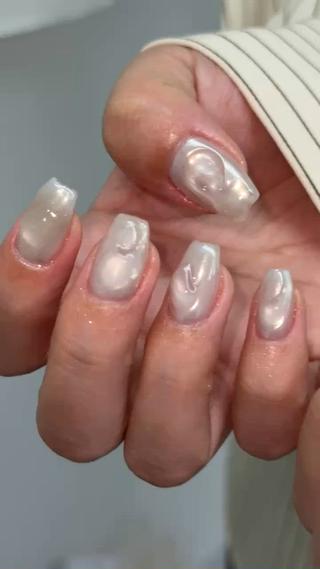 magnet × clear pukkuri♡

スタンダードメニューや定額デザインは、
基本的にオフ込み1.5h仕上げ️
トレンドデザインなど、幅広いメニューの対応力も️

シンプルだけど一癖ある、
日常に溶け込むようなdesignが好きです✩.*˚

ニュアンス/シンプル/オフィス 系など是非お任せ下さい

 