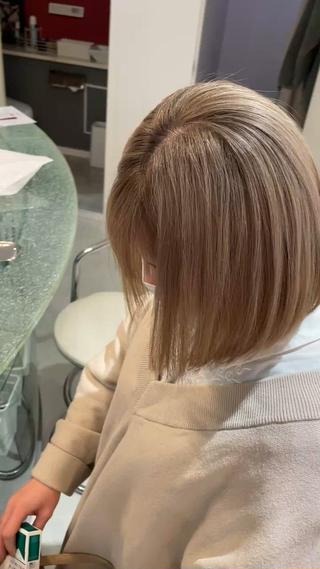 ベージュカラー