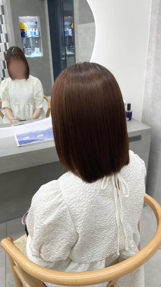 酸性ストレートで艶髪美髪へ
あれてばあてるほど綺麗な髪を維持できます!
※こちらのお客様は2回目です(半年ぶり)
広がりやすい方、癖気になる方ぜひおすすめです