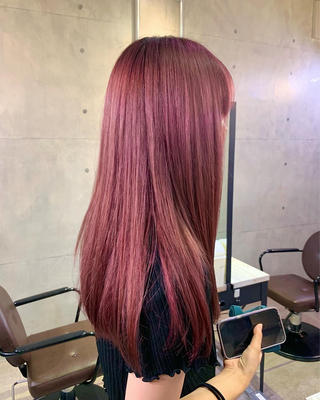 しっかりトリートメントもすれば、ブリーチ数回してる髪でもこんなにツヤを保てます!
継続は力なりです