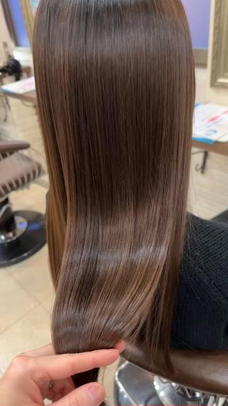 ロング 早坂 裕真のヘアスタイル
