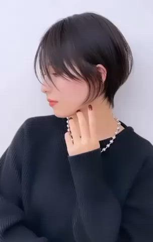 ショートカット
その人骨格に合わせて丸みをつけてバランスよくカットします