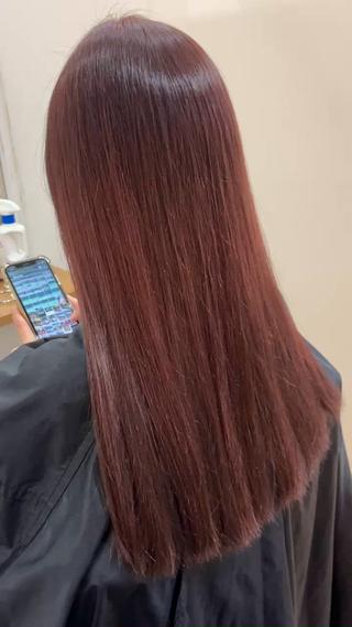 イルミナカラーのブロッサムとカシスカラーを使って秋に向けてカラーしました
絶妙なカシスカラーがとっても可愛い
