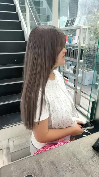 ロング カラー CHERIEブリーチ ダブルカラー 天神のヘアスタイル