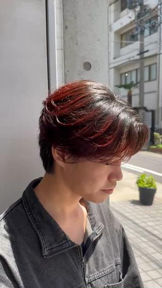 中間毛先をレッドに
美しい毛流れで立体感を演出します
メンズヘア得意です!メンズの方もぜひ!!