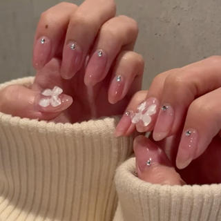 ワンカラーにストーンパーツ
オフ込¥7,400~
ピンクのちゅるん一度塗りで透け感MAXな仕上がりに
春っぽいピンク
いつもありがとうございます