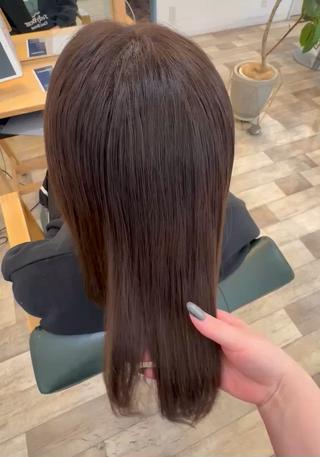 落ち着いた印象のあるくすみbrown