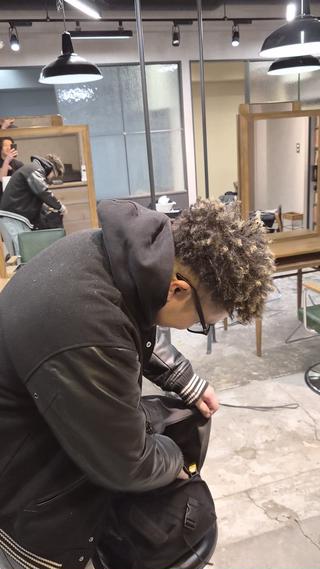 メンズ パーマ 特殊パーマ 片山恭兵のヘアスタイル
