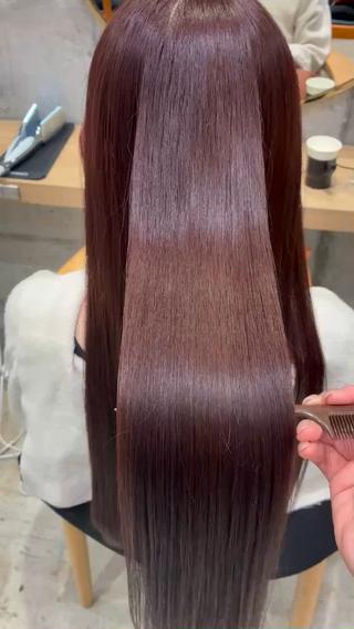 秋らしいワインレッド