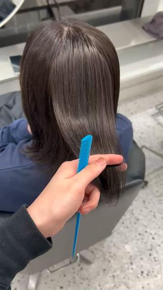 透明感と透け感のあるグレージュ