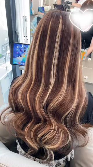 ロング HIMARI/栄 Roverのヘアスタイル