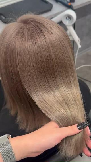 𝐈𝐧𝐬𝐭𝐚𝐠𝐫𝐚𝐦 【 @r10hair 】
この動画はオイルをつけておりません.ᐟ.ᐟ
色落ちも綺麗なグレージュカラー
トリートメントは1人1人の髪質に合わせてご提案させて頂きますので是非1度ちゅるちゅるヘア体感してください