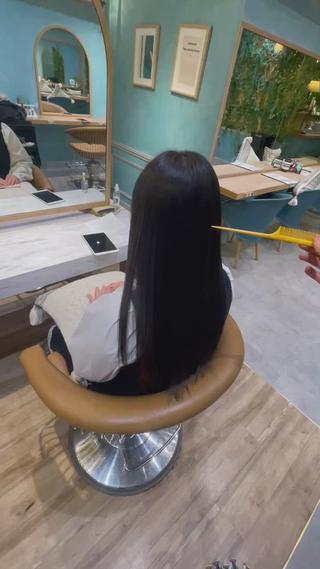 ロング 縮毛矯正　髪質改善 韓国風レイヤー　吉田のヘアスタイル