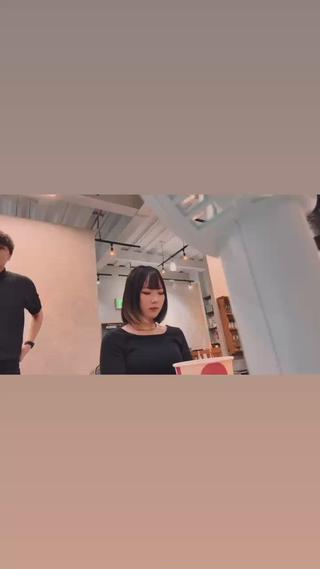 カットしてる時はこんな感じです！
早すぎてわかりづらいとは思います 