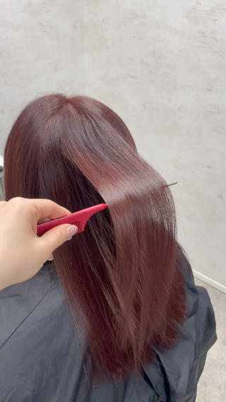 暖色カラーとトリートメントでうる艶髪叶えます
しっかりトリートメントの説明もさせて頂くのでご予約お待ちしております