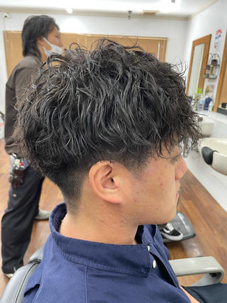 ショート パーマ メンズ 本橋 琴実のヘアスタイル