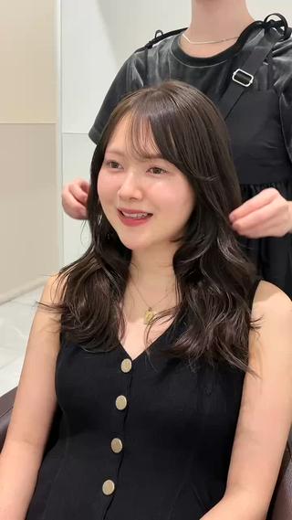 ロング 盛れる透明感カラー momokaのヘアスタイル