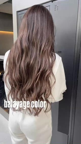 ロング 🫧バレイヤージュ/ ハイトーン/ミズキのヘアスタイル