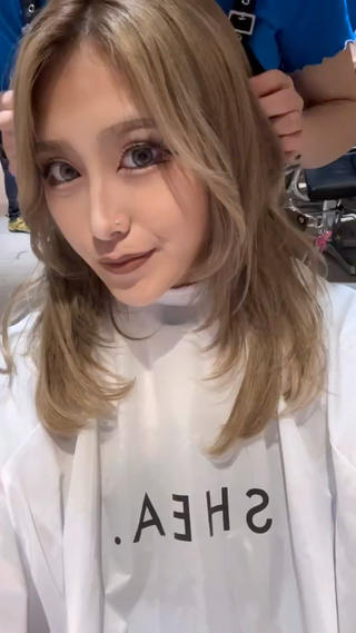 海外girl風
ザクザクレイヤーカット
ワンカールするだけで、ふんわり動きが出て可愛くなります！！ 